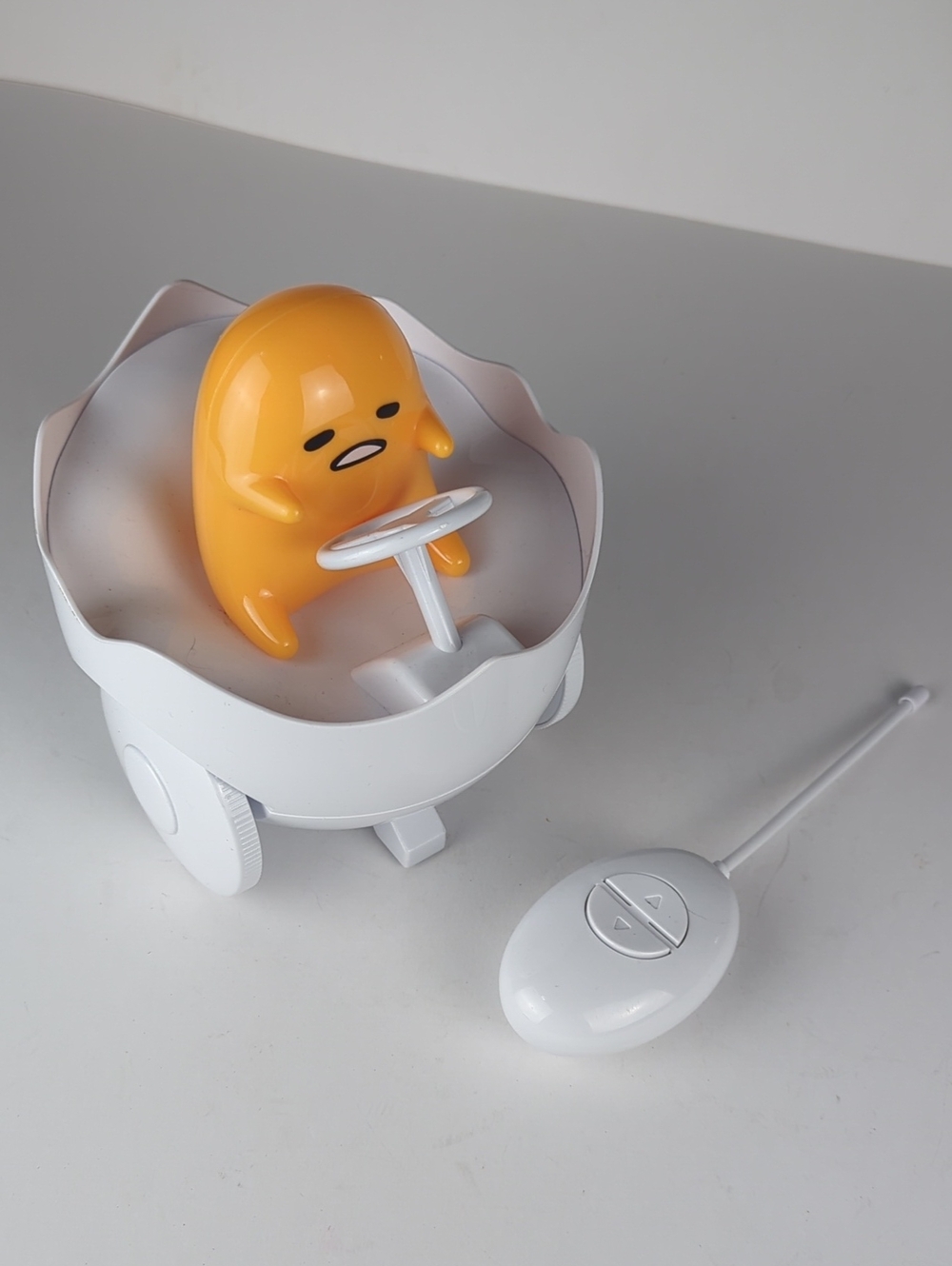 SANRIO GUDETAMA Remote Controlled Egg Vehicle Toy